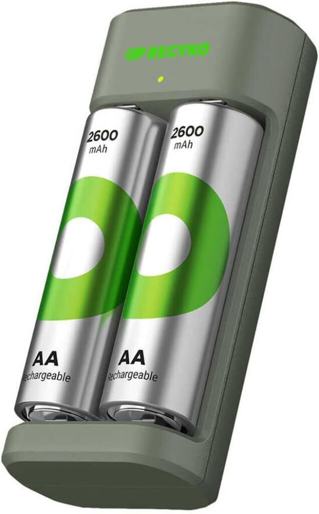 GP E221 Recyko USB Şarj Cihazı + 2600mAh Şarjlı Pil (Adaptör Hariç)